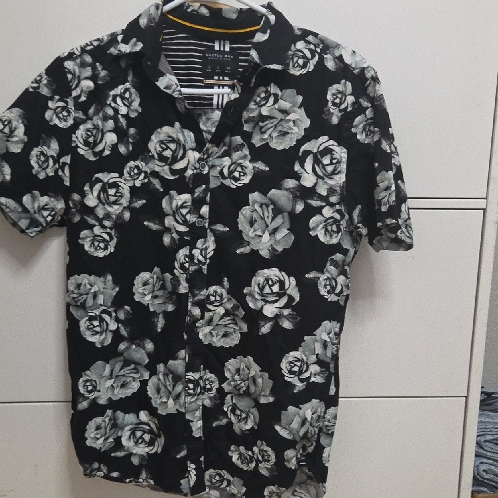 Floral Black and Gray Men's Dress  Shirt Small Sz [1077]